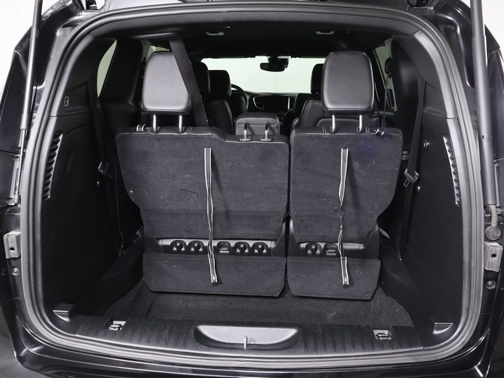 2025 Chrysler Pacifica Select - Photo 16