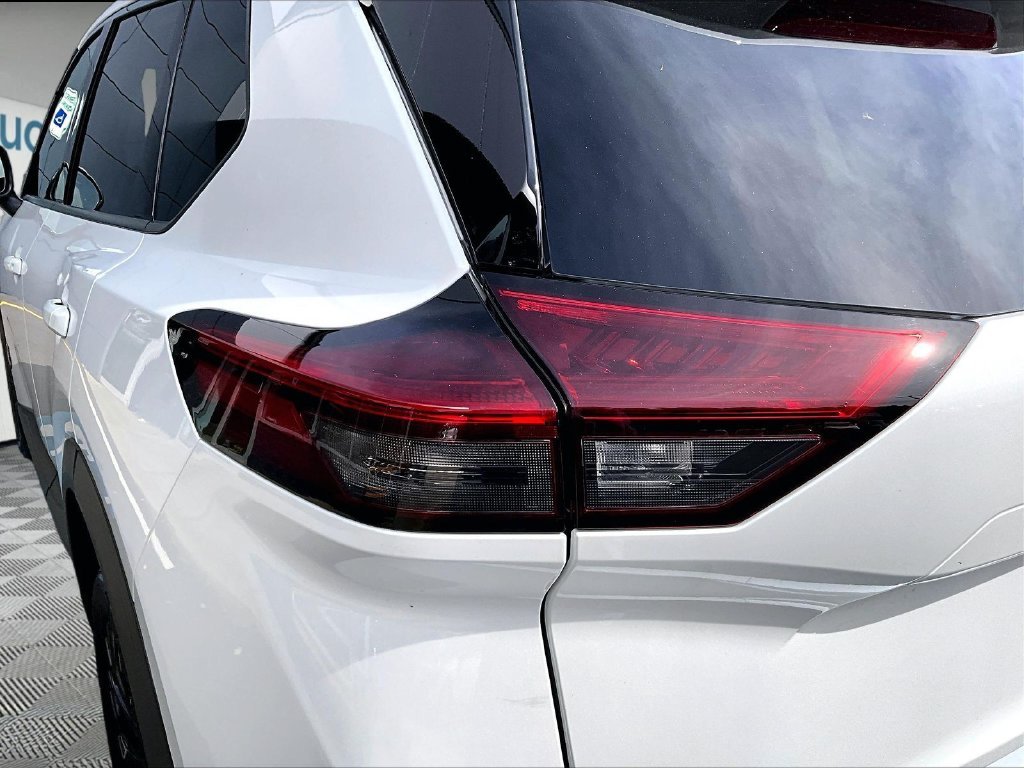 Used 2026 White Nissan Dark Armor image 27