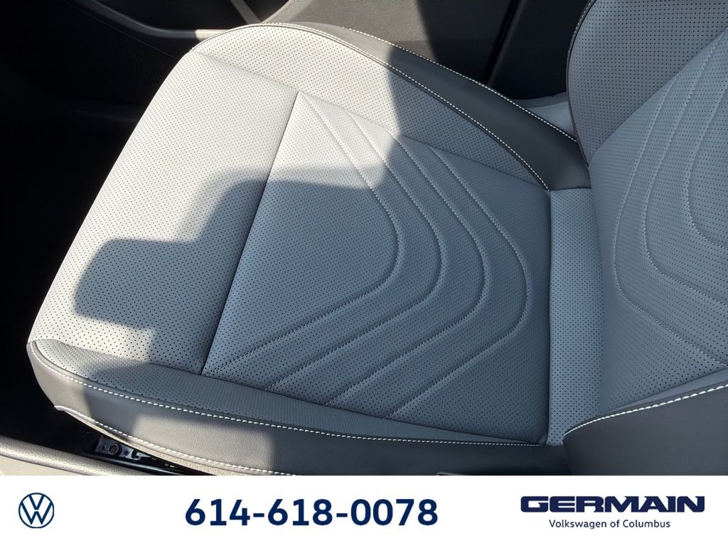 New 2026 Opal White w/Deep Black Roof Volkswagen 2.0T SE R-Line Black image 27