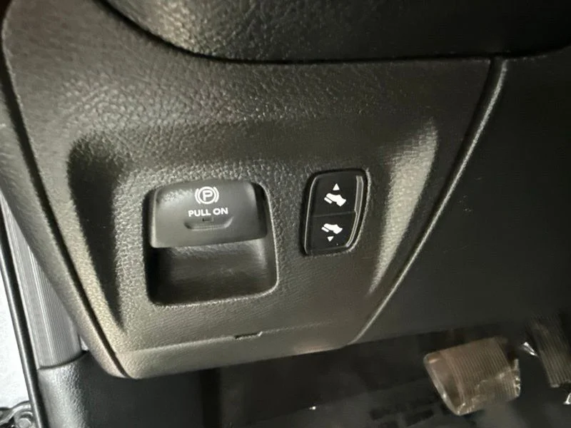 Used 2020 Silver Ram Laramie image 19