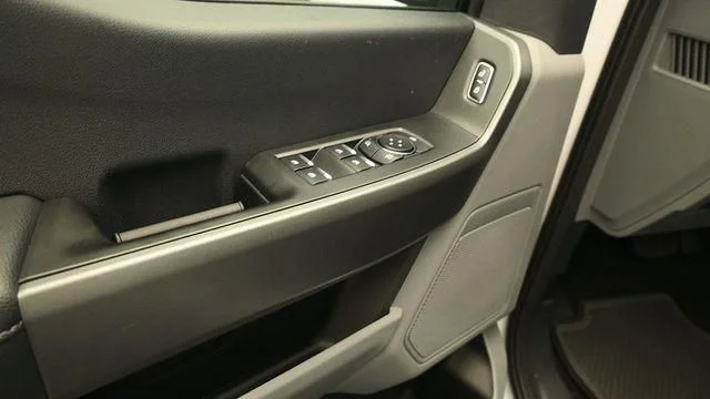 New 2026 Oxford White Ford F-250® XLT image 13