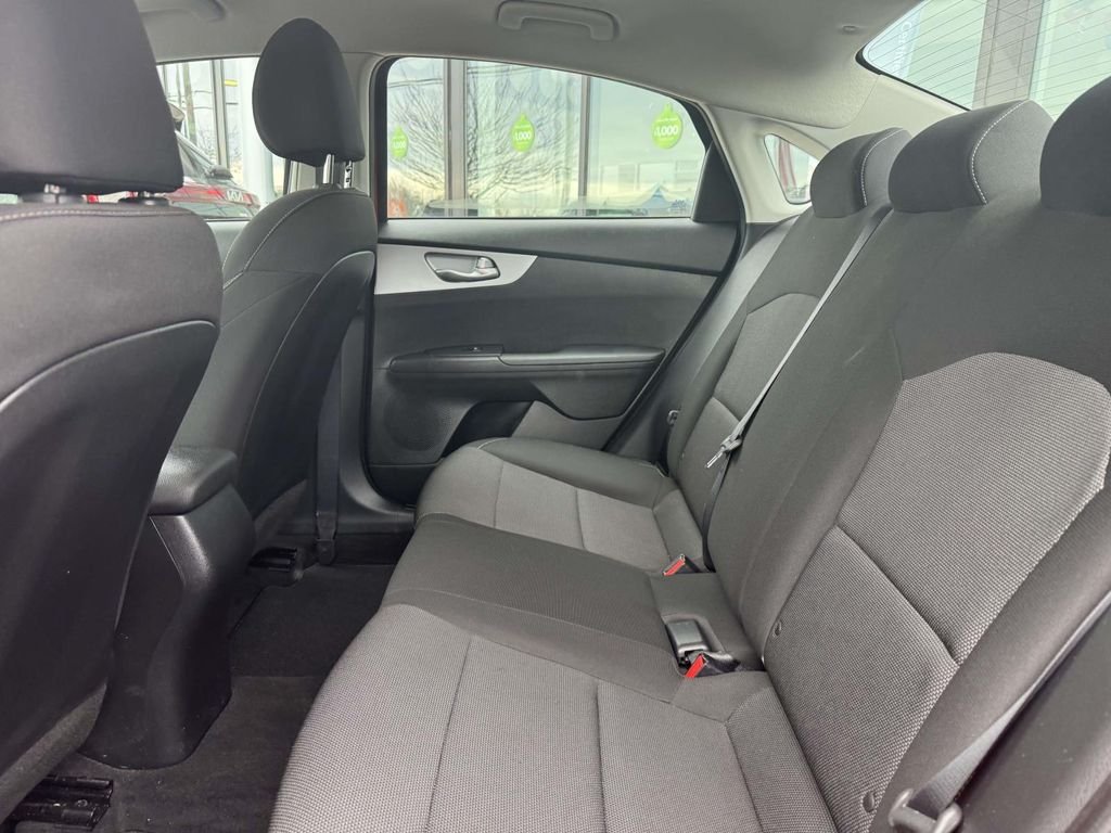 Used 2023 Red Kia LXS image 10