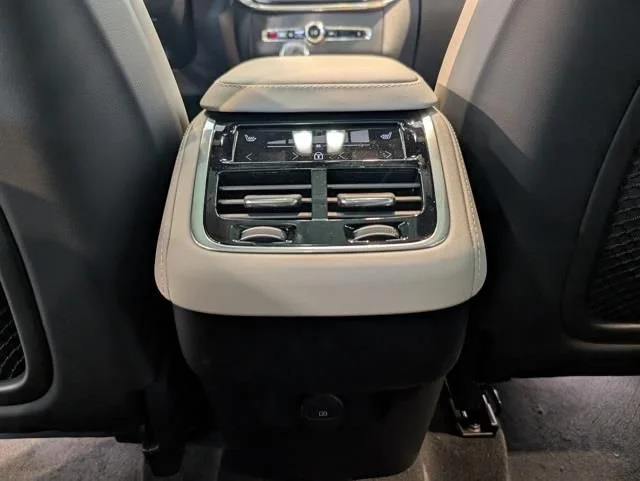 2026 Volvo XC90 Ultra - Photo 26