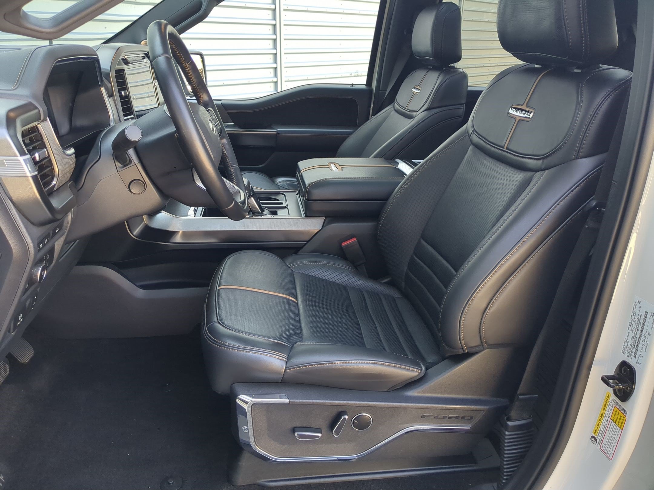 Used 2022 Star White Metallic Tri-Coat Ford Platinum image 28