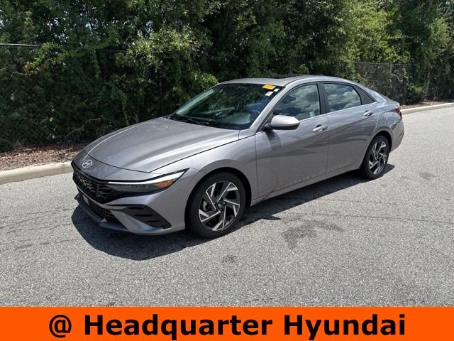 Used 2024 Silver Hyundai SEL image 1