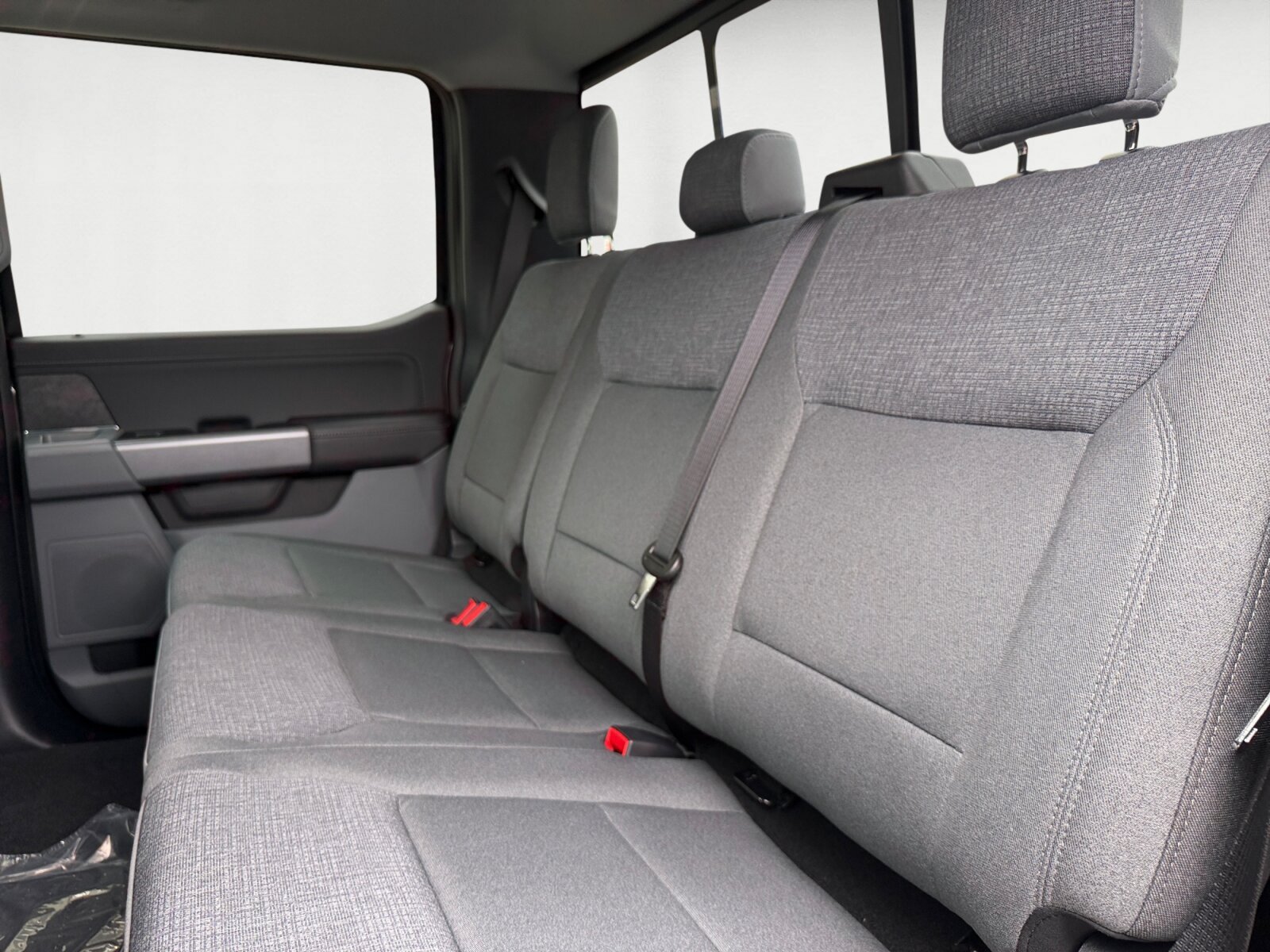 New 2026 Carbonized Gray Metallic Ford XLT image 13