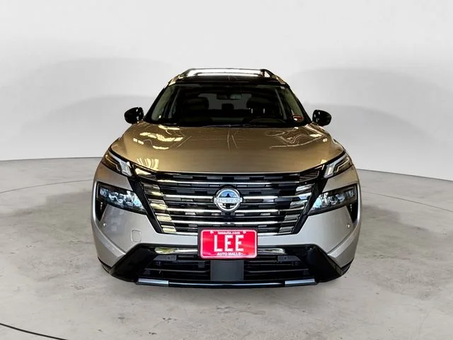 New 2026 Champagne Silver Metallic Super Black Nissan Platinum image 9