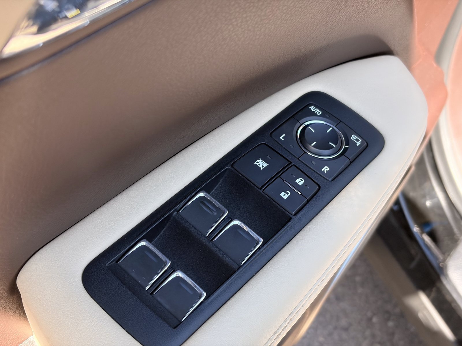 Used 2017 Black Lexus F Sport image 15