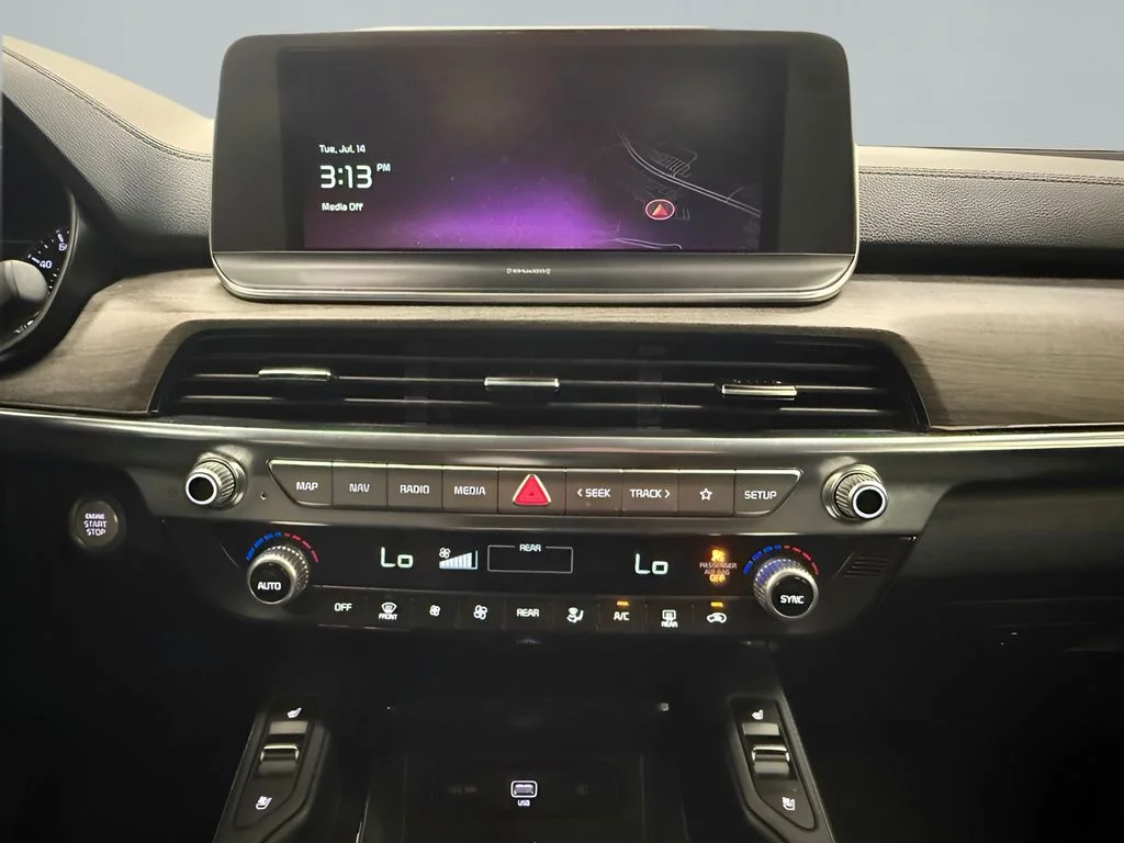 Used 2022 Black Kia EX image 26