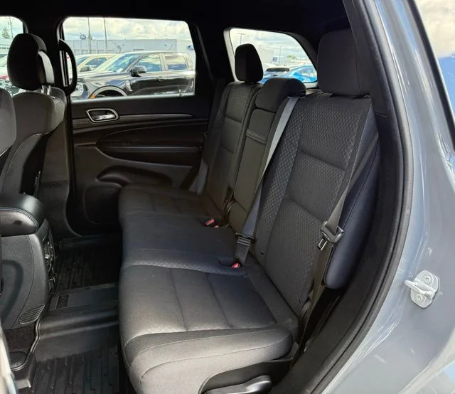Used 2019 Sting Gray Clearcoat Jeep Laredo image 10