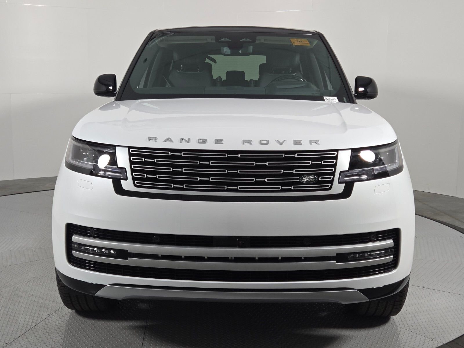 New 2026 Ostuni Pearl White Land Rover Autobiography image 8