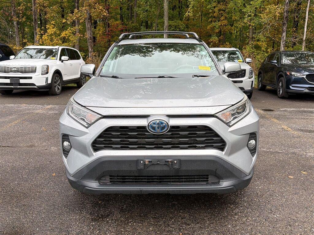 Used 2019 Silver Sky Metallic Toyota XLE image 13