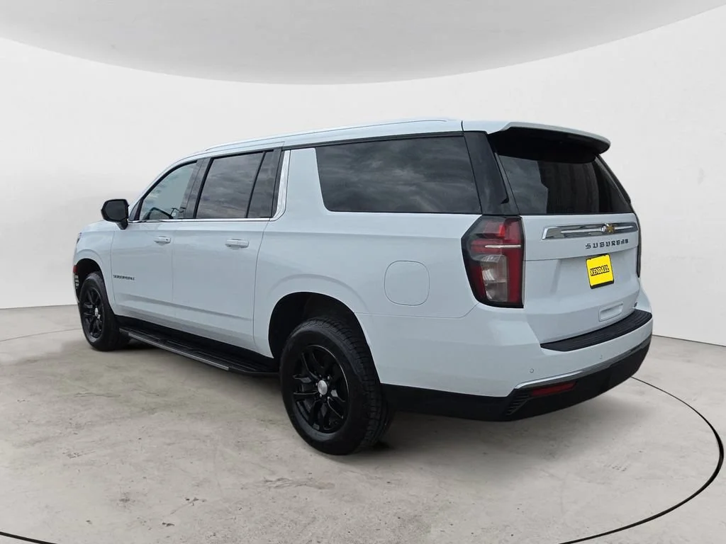 Used 2024 Summit White Chevrolet LT image 7