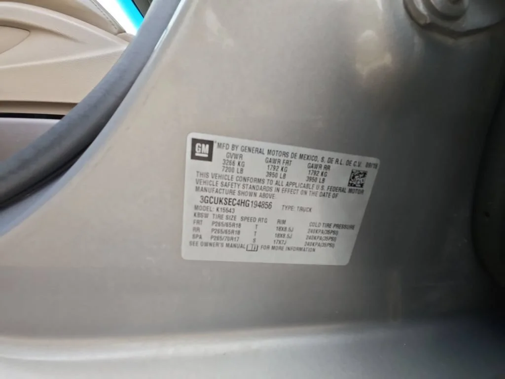 Used 2017 PEPPERDUST METALLIC Chevrolet LTZ image 25