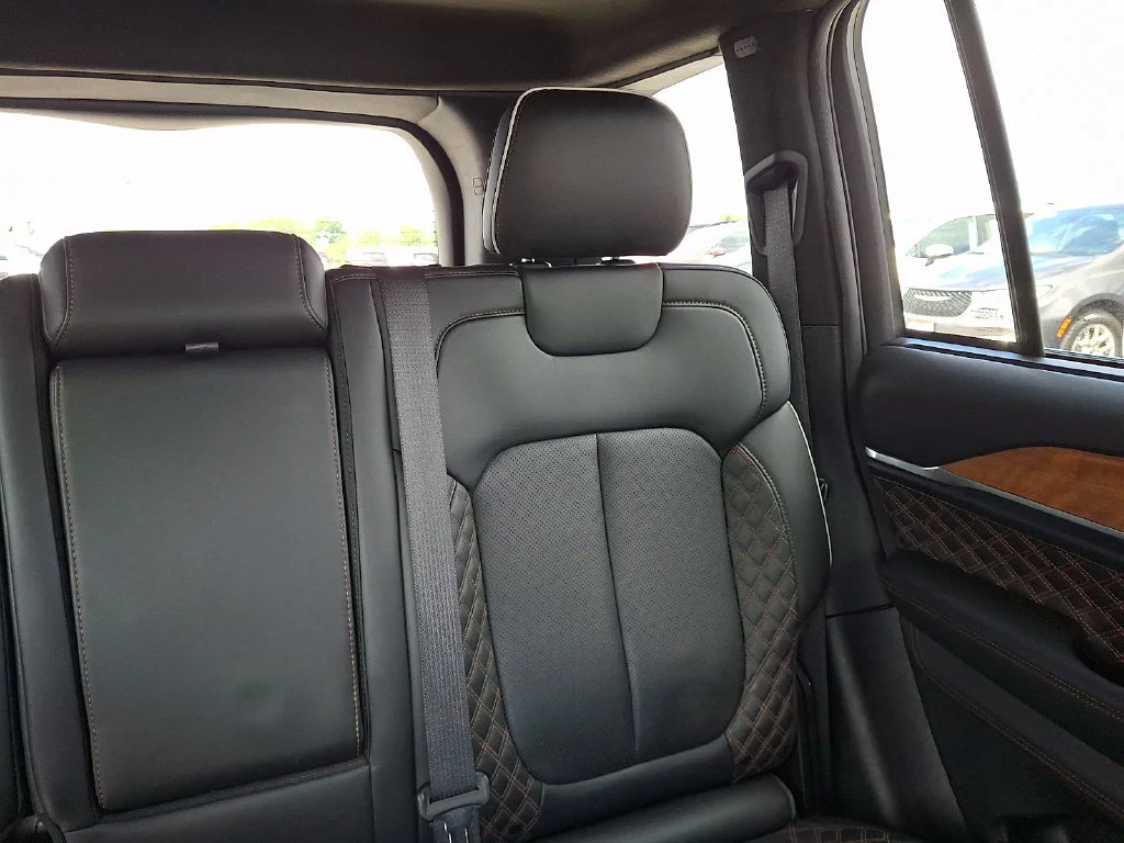 Used 2023 Diamond Black Crystal Pearlcoat Jeep Summit Reserve image 21