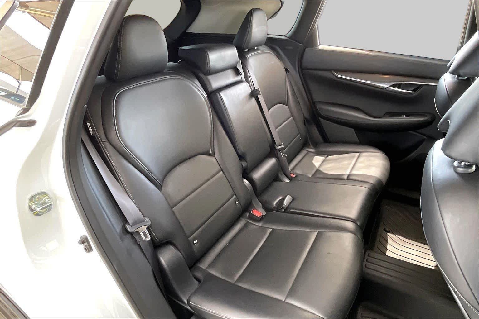 Used 2024 Radiant White INFINITI LUXE image 20