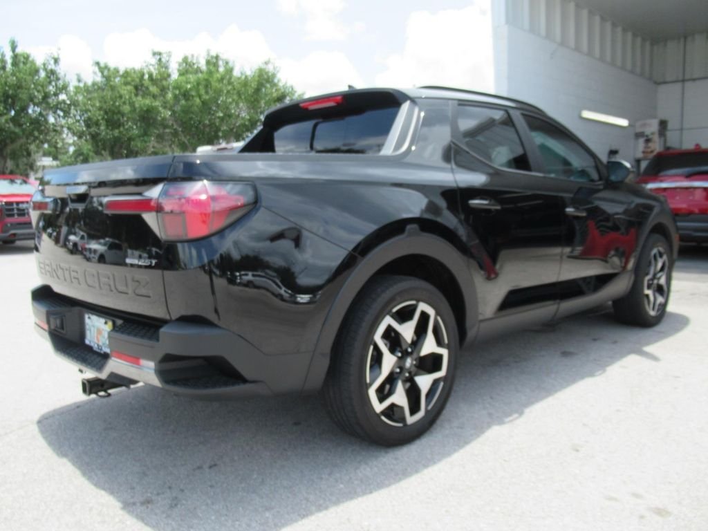 Used 2022 Black Hyundai Limited image 4