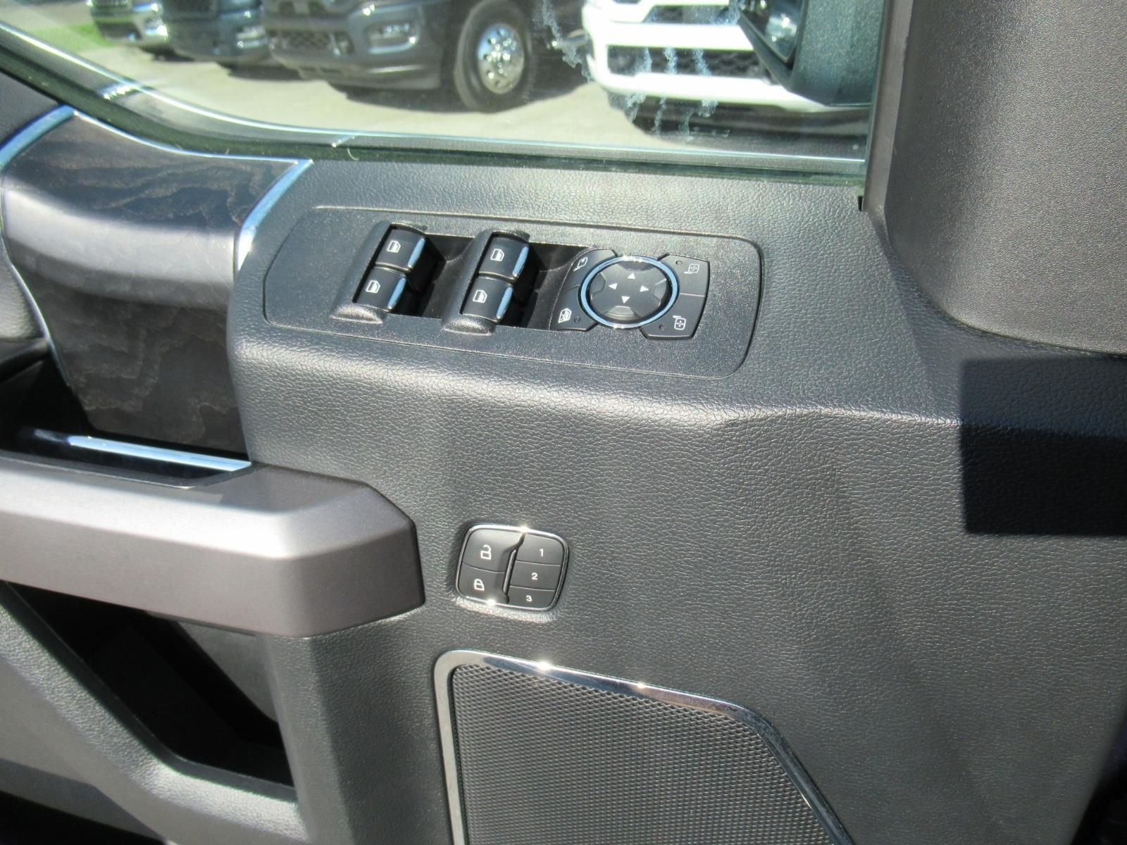 Used 2020 Blue Ford Platinum image 23