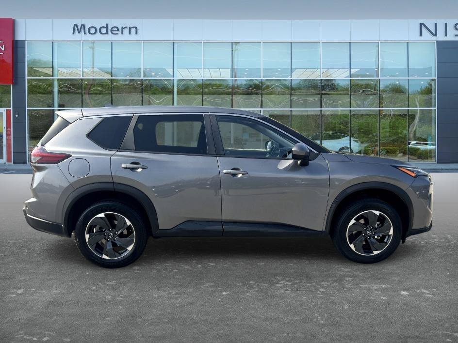 Used 2025 Gun Metallic Nissan SV image 4