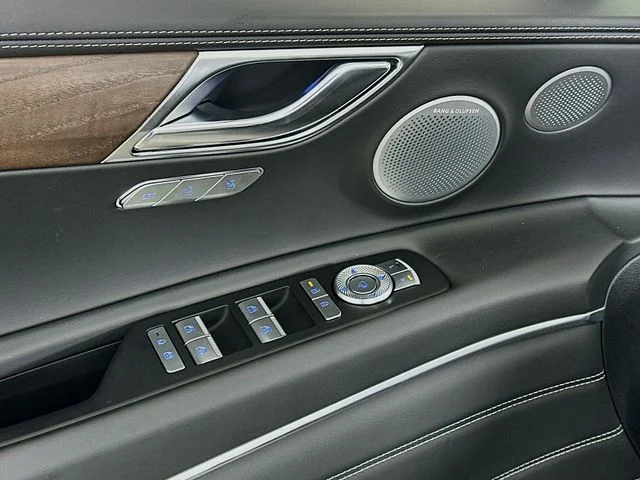 New 2026 Silver Genesis 2.5T Prestige image 11