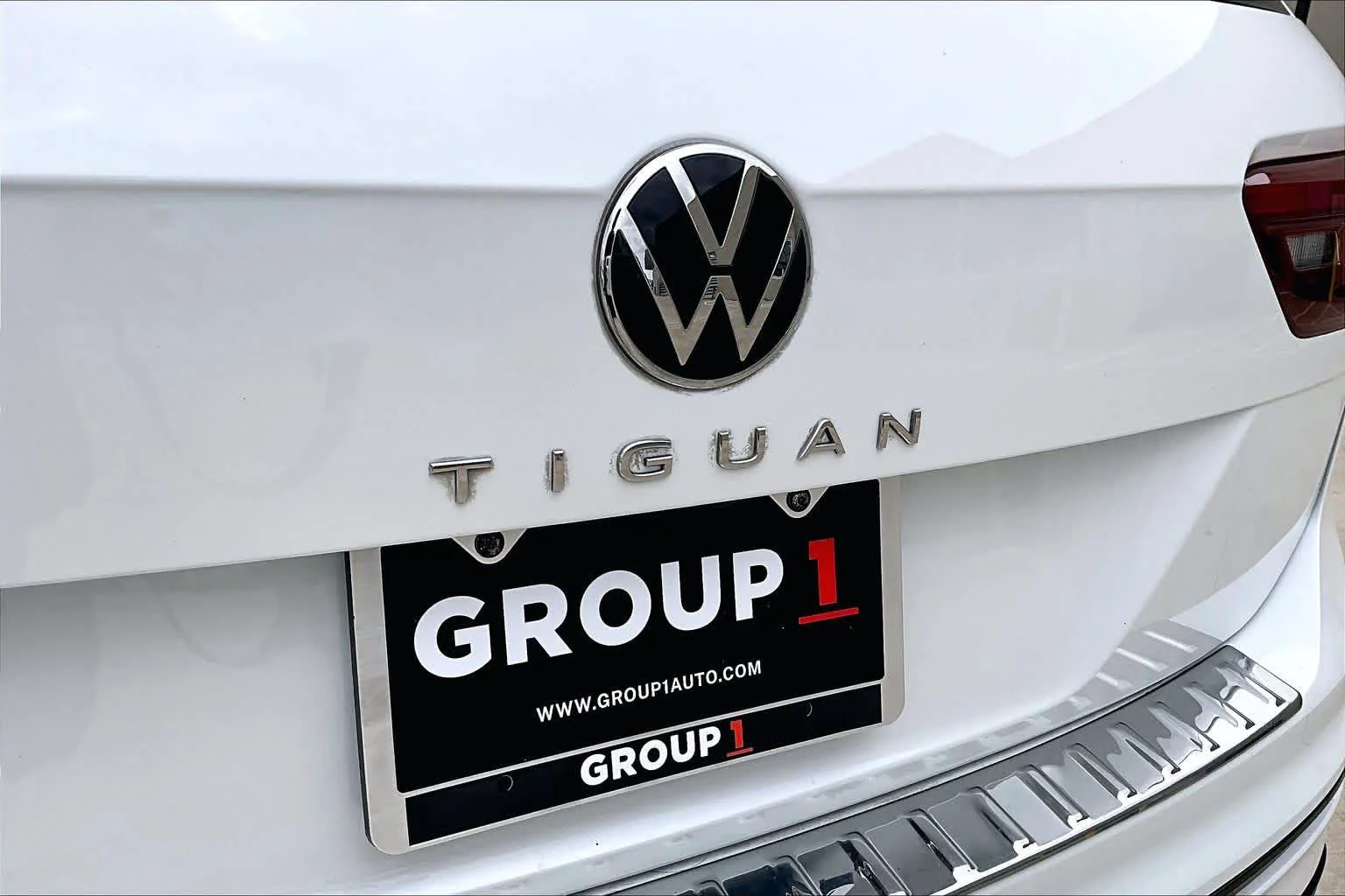 Used 2022 Oryx White Pearl Volkswagen SE R-Line Black image 29