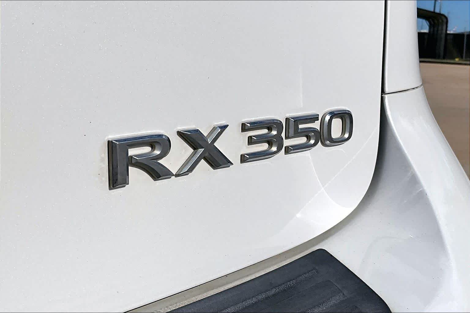Used 2013 Starfire Pearl Lexus  image 10