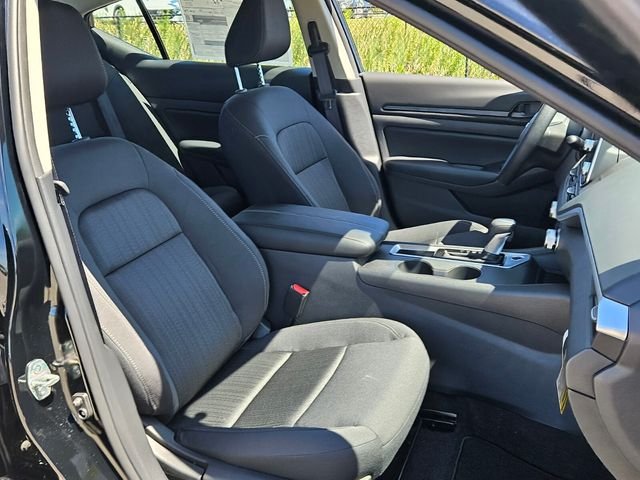Used 2025 Black Nissan 2.5 S image 15