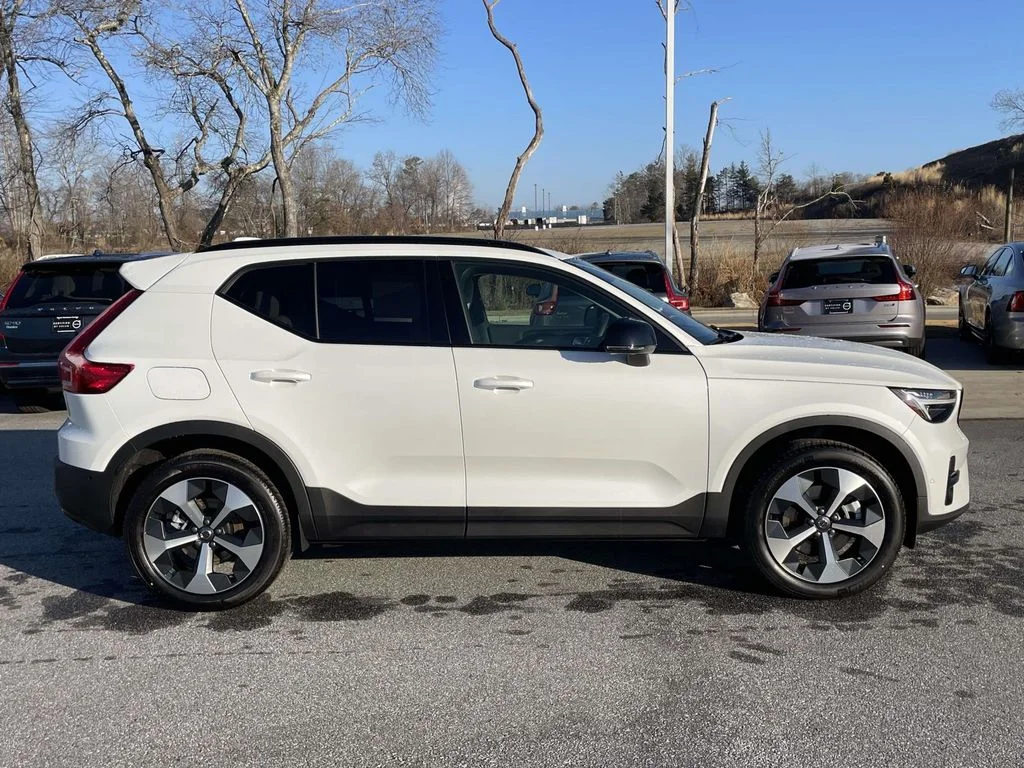 New 2026 Crystal White Volvo Plus image 29