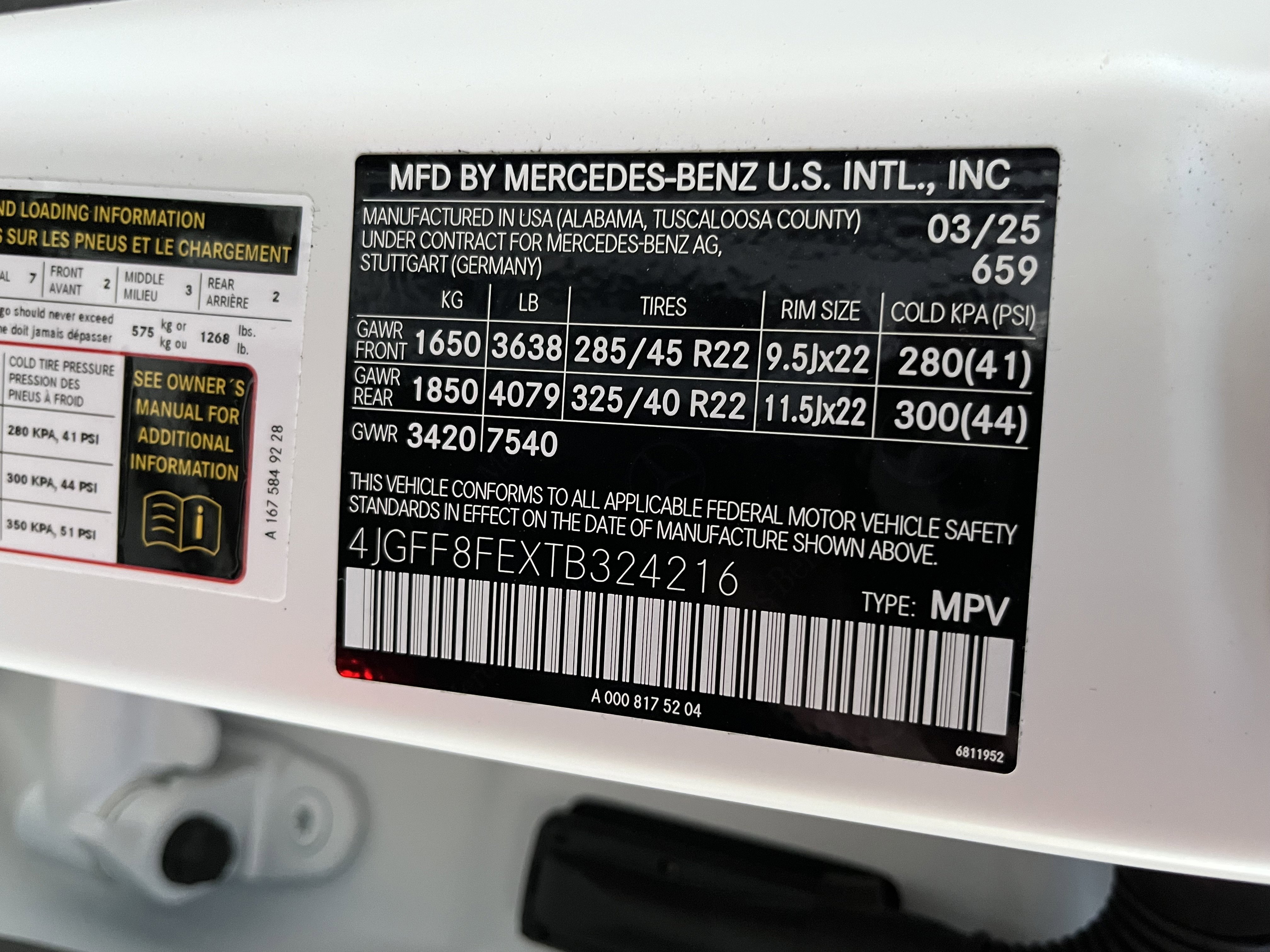 New 2026 MANUFAKTUR Moonlight White Magno Mercedes-Benz GLS 580 image 34