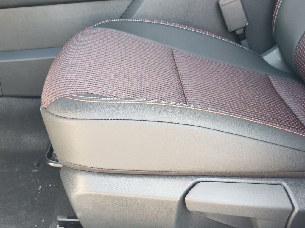 New 2026 Aspen White TriCoat / Super Black Two-tone Nissan SR image 24