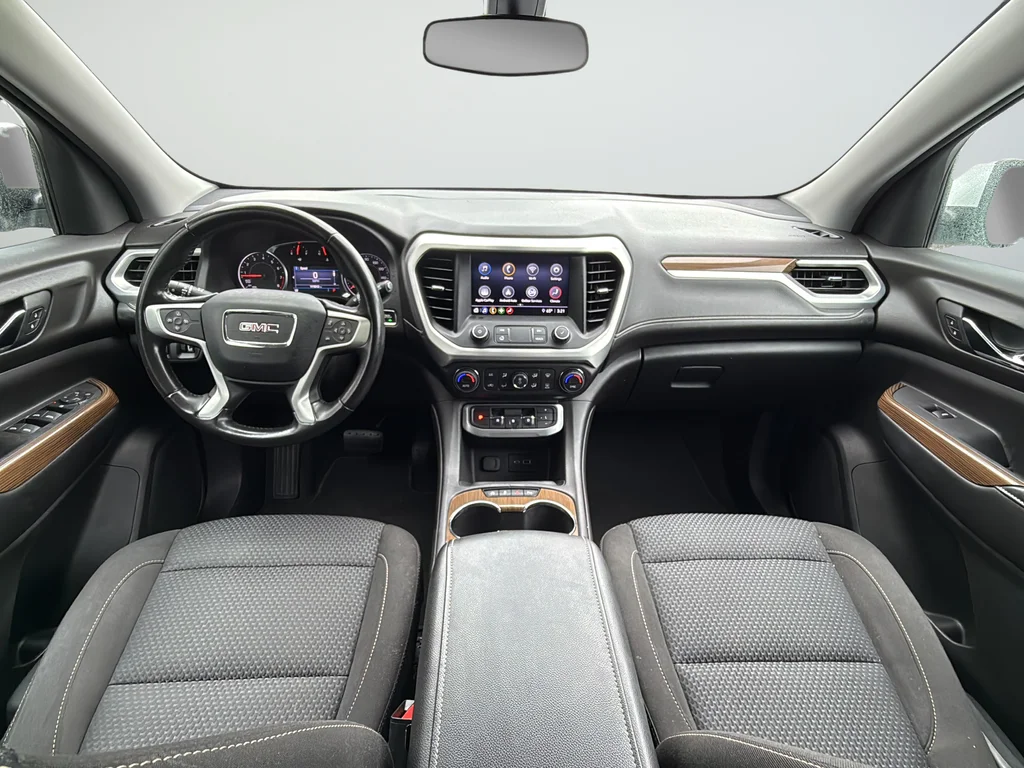 Used 2020 White GMC SLE image 9