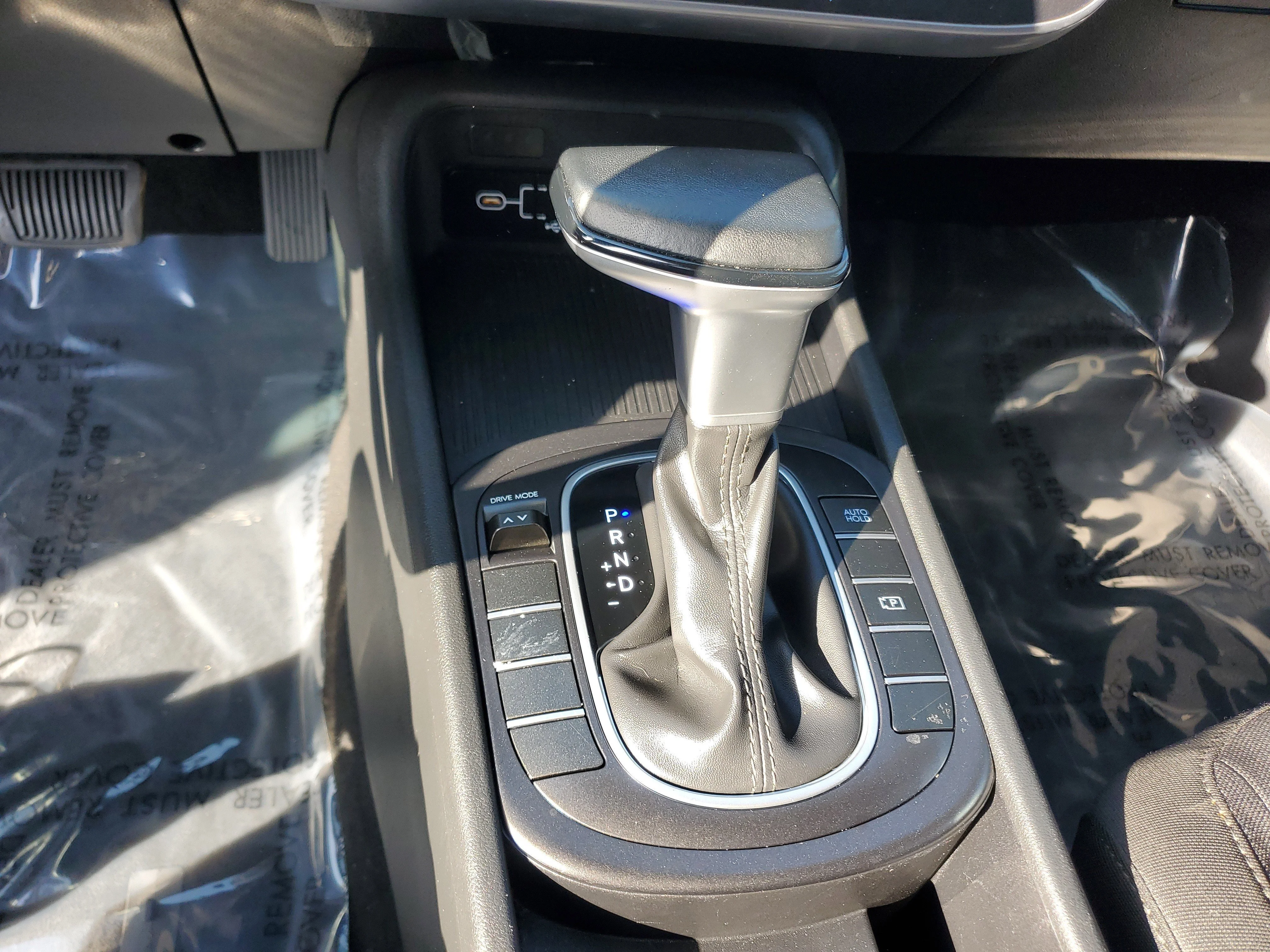 Used 2024 Orange Hyundai SEL image 21