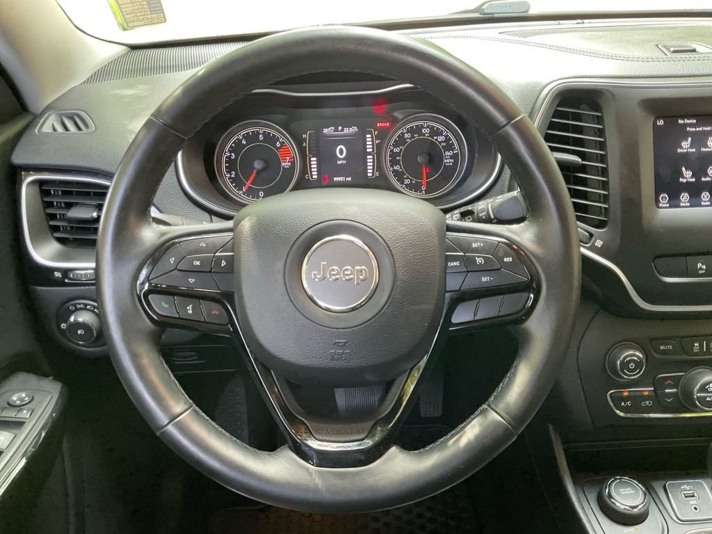 Used 2019 Black Jeep Latitude Plus image 17