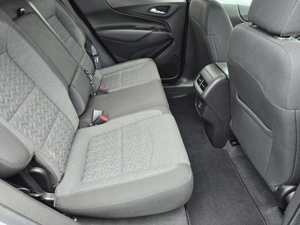 Used 2022 Silver Ice Metallic Chevrolet LT image 20