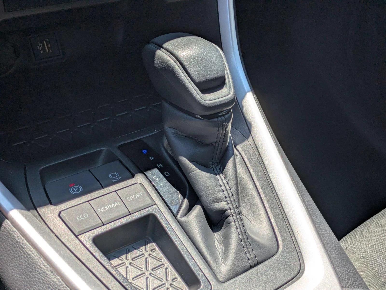 Used 2025 Ice Cap Toyota XLE image 23
