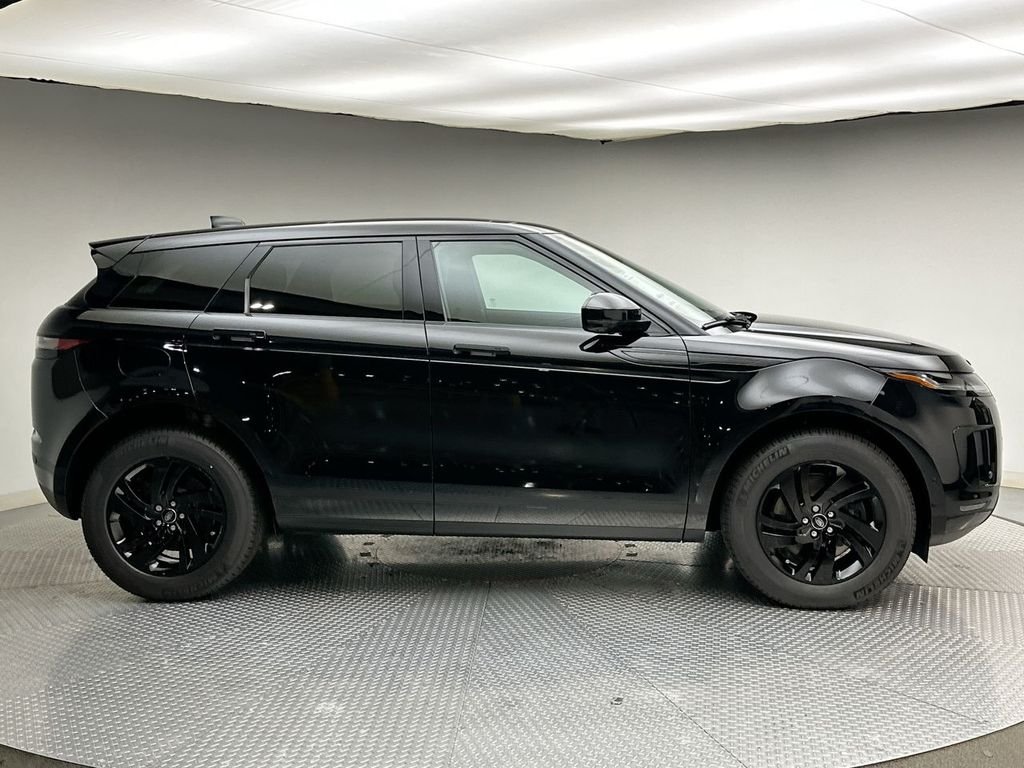 New 2026 Santorini Black Metallic Land Rover S image 4