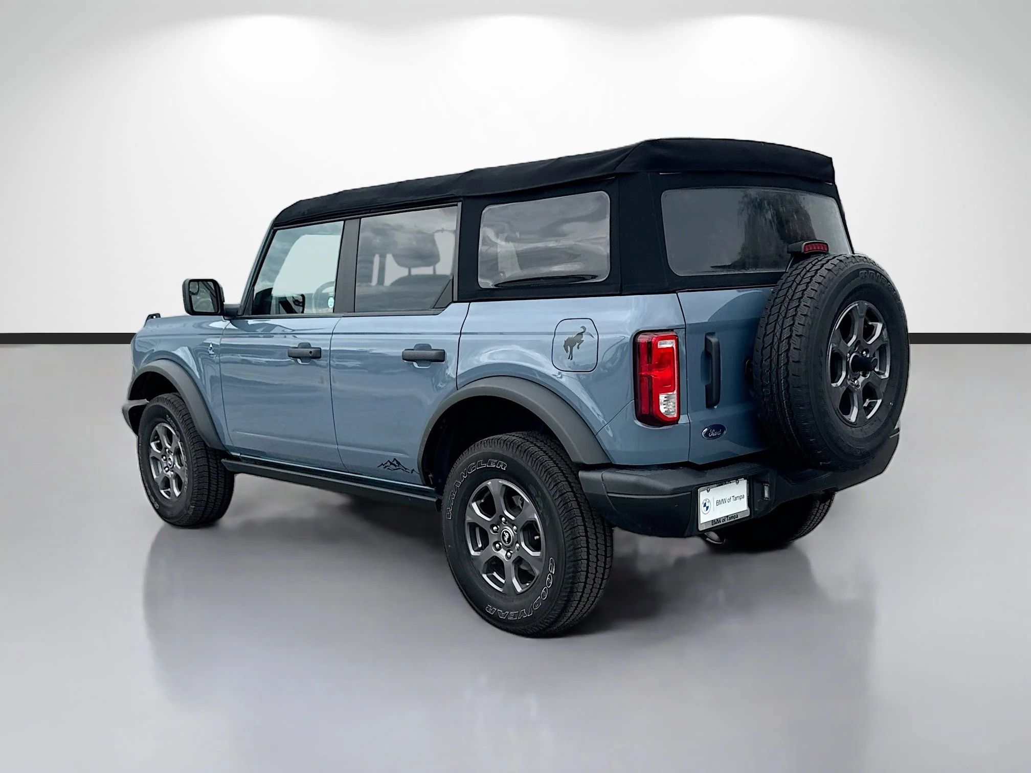Used 2023 Azure Gray Metallic Tri-Coat Ford Black Diamond image 5