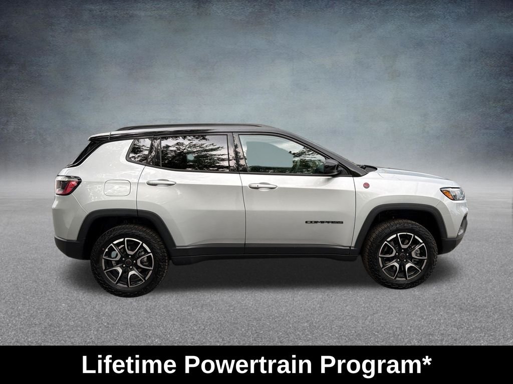 Used 2025 Silver Zynith Metallic Clearcoat Jeep Trailhawk image 7