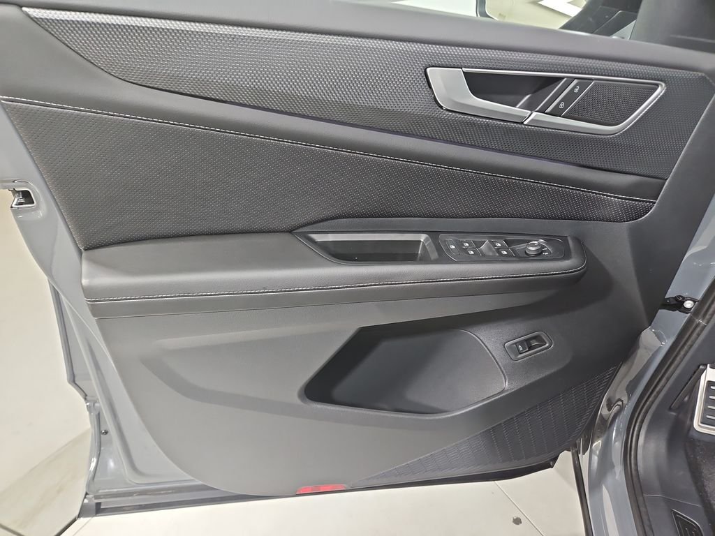 New 2026 Gray Volkswagen 2.0T SEL R-Line Black image 10