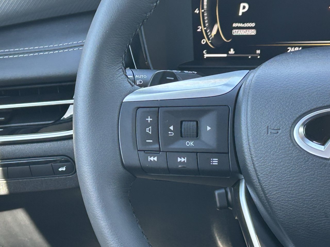 Certified Used 2027 Harbor Gray INFINITI LUXE image 27