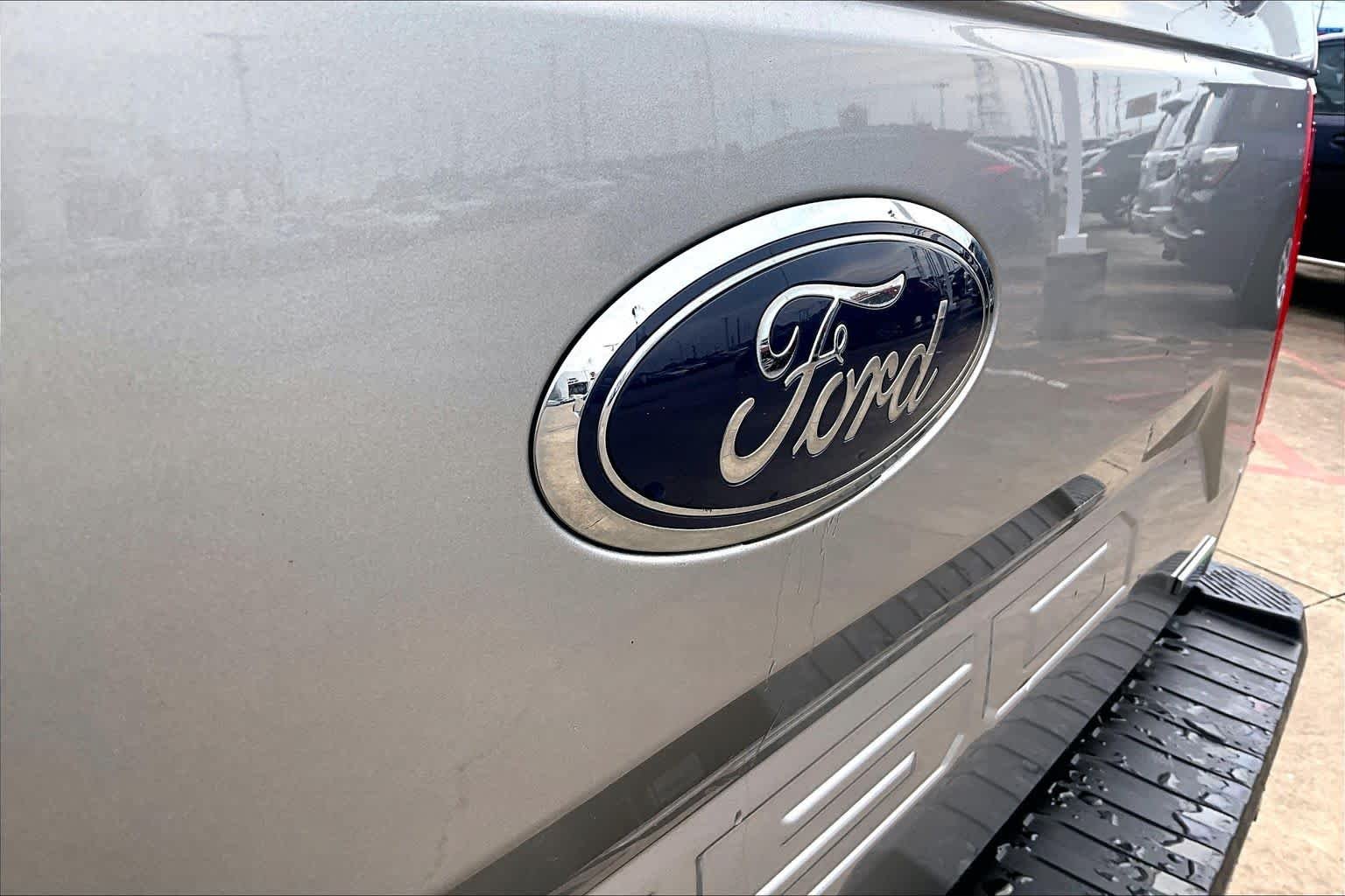 Used 2020 Iconic Silver Metallic Ford XL image 31