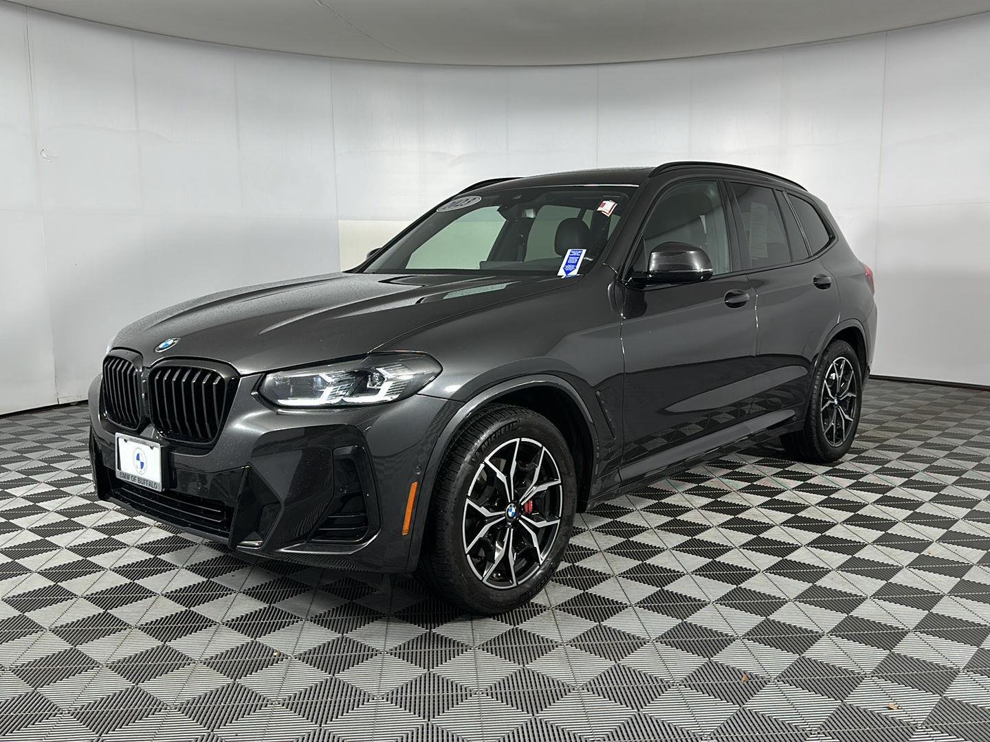 Used 2023 Dark Graphite Metallic BMW xDrive30i image 4