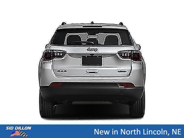 New 2026 Diamond Black Crystal Pearl-Coat Exterior Paint Jeep Limited image 8