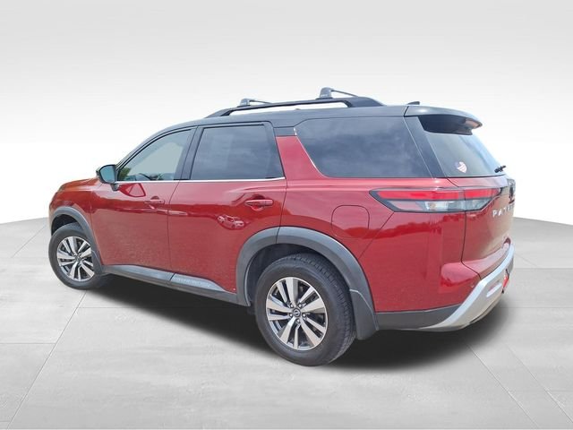 Used 2023 Red Nissan SL image 6