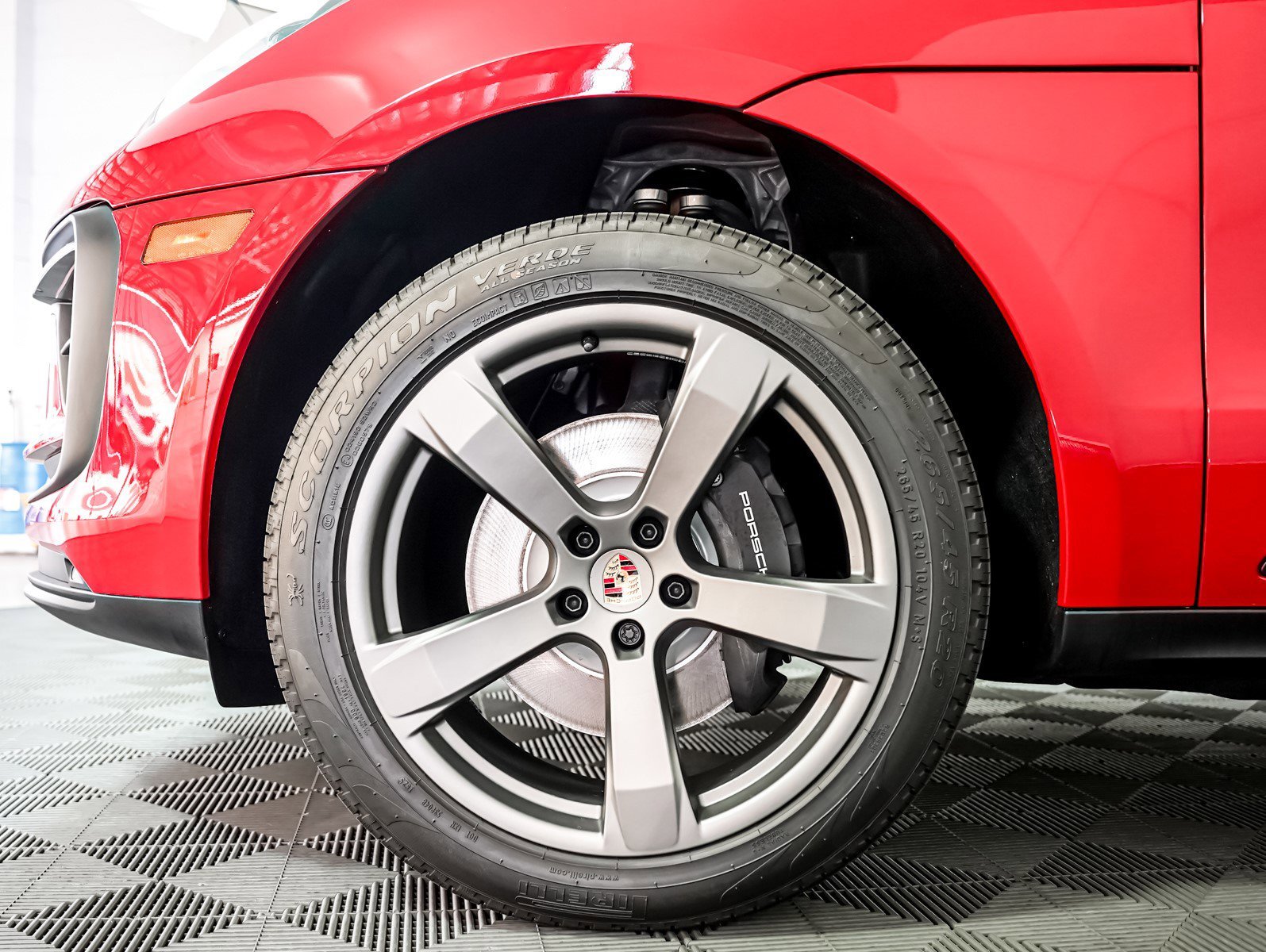 2025 Porsche Macan - Photo 14