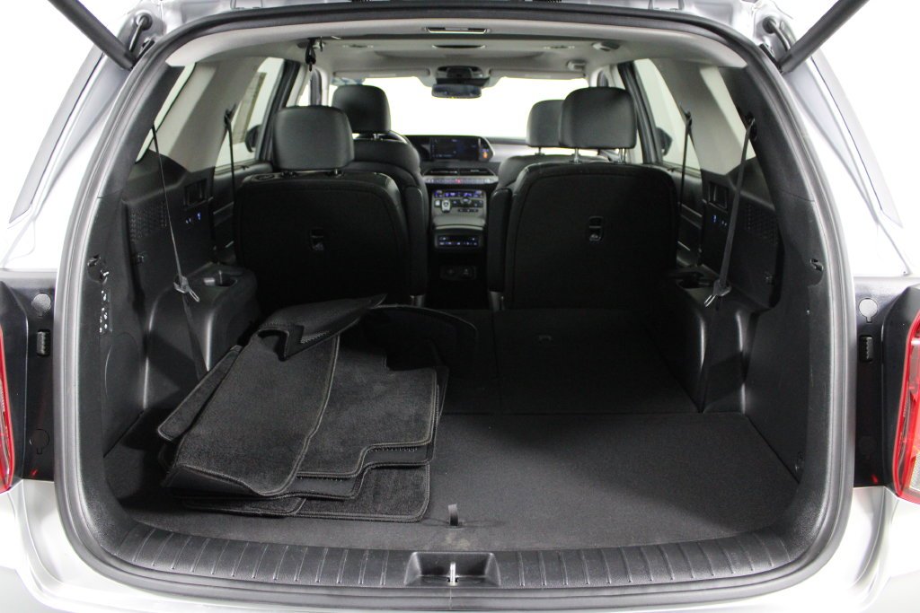 Certified Used 2022 Silver Hyundai SEL image 19