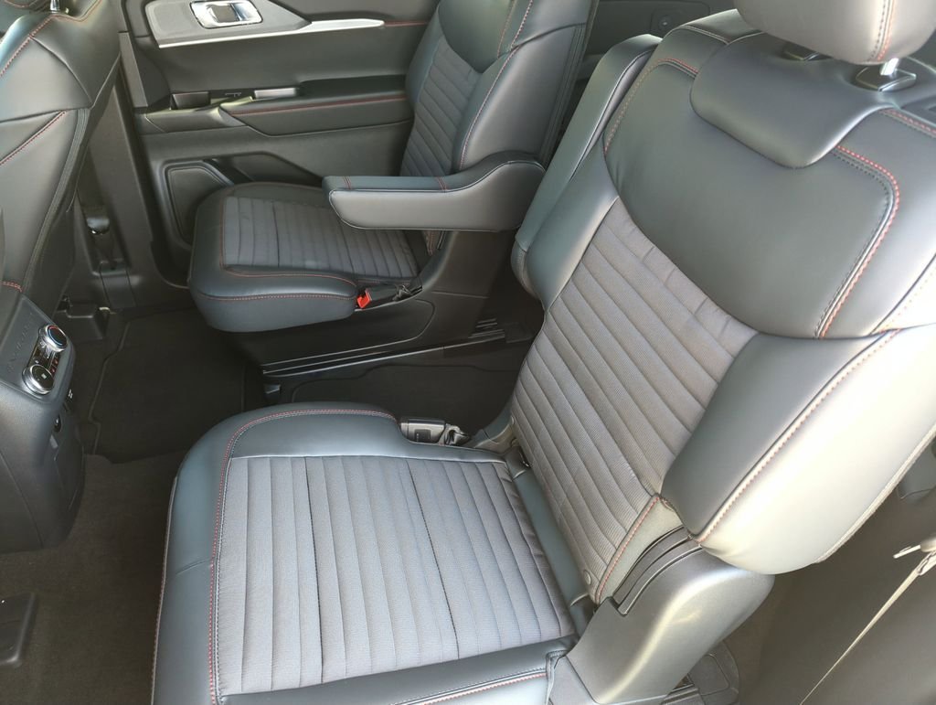 New 2026 Agate Black Metallic Ford ST-Line image 19
