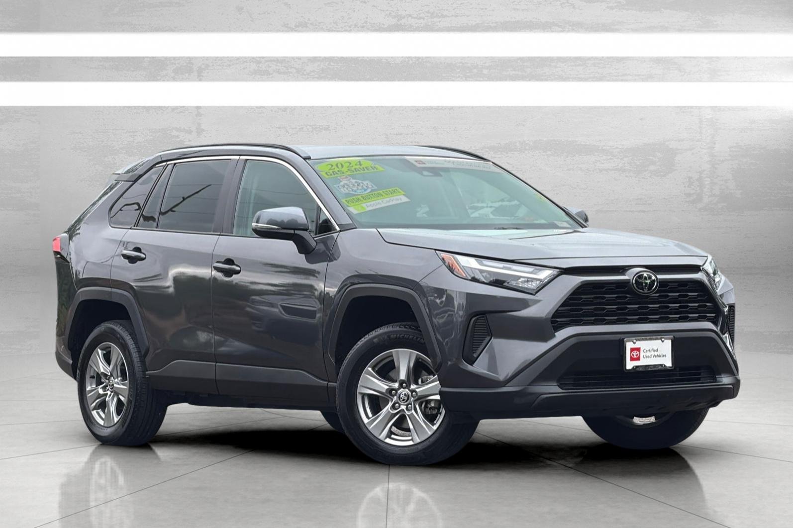 2024 Toyota RAV4 XLE FWD's photo
