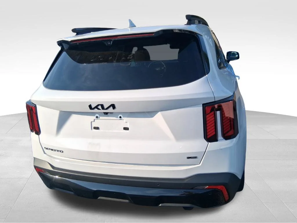 Used 2026 White Kia X-Line SX Prestige image 4