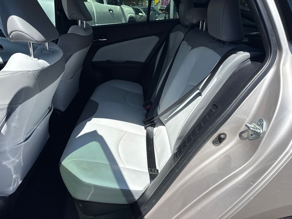 Used 2020 Silver Toyota XLE image 17